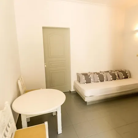 Impresionante Daire Perissa (Santorini)
